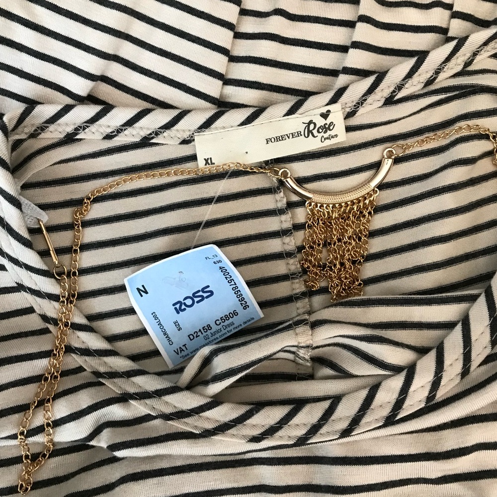 🔴 4/$15 Forever Rose striped ss dress with attached necklace in size Jrs XL NWT - Picture 11 of 11
